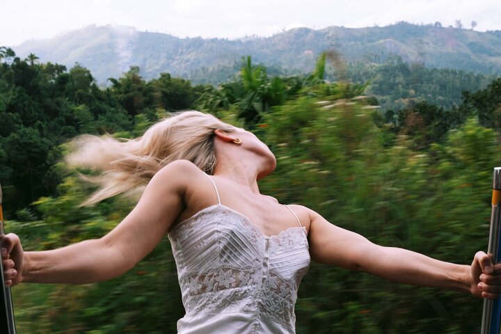 Sigiriya, Kandy to Ella TRain Ride plus Up Country TEA[B&B Basis]