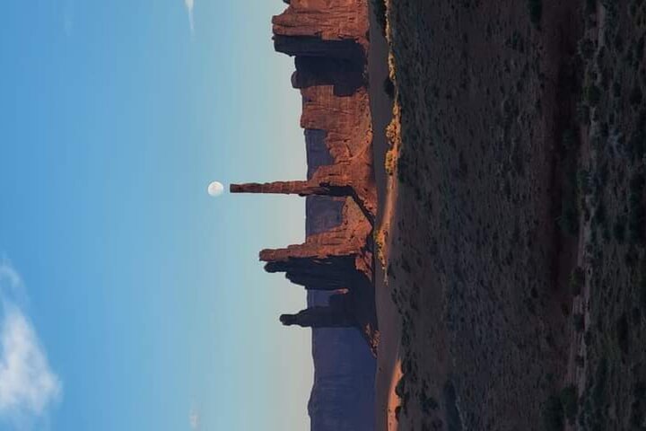 2.5 Hours Monument Valley Historical Sightseeing Tour by Jeep