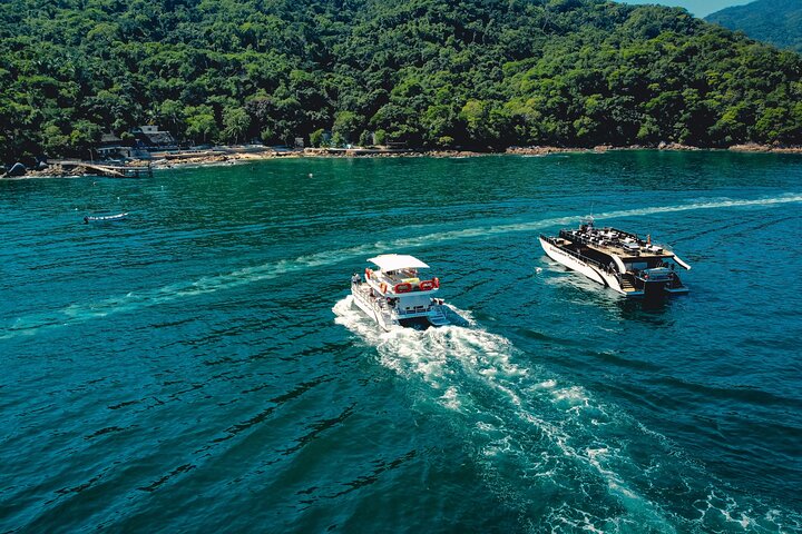 Mega Catamarans ALL INCLUSIVE Remote Paradise Beach Adventure