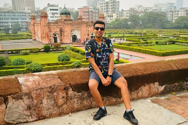 Authentic Old Dhaka Day Tour with Shipyard Visit