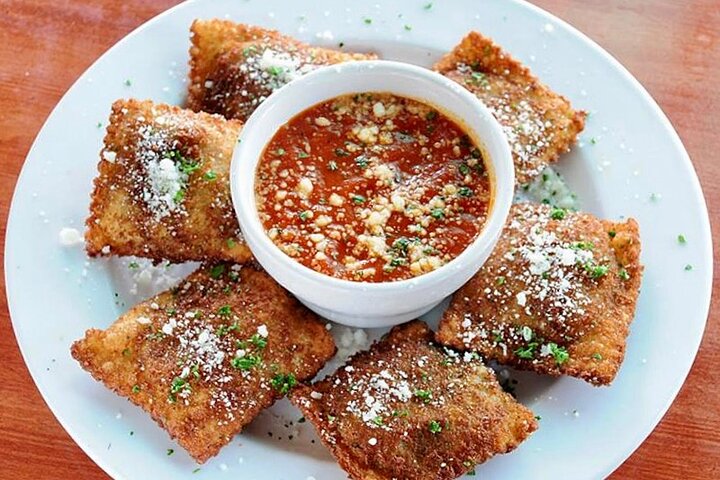 StL's Signature "Sights and Bites" - Private Tour in St. Louis
