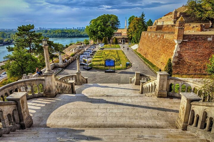 Belgrade Layouver Tour from Airport to City