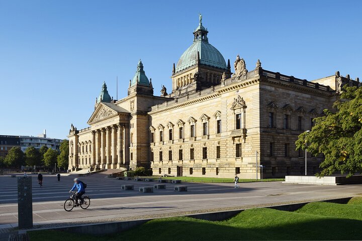 Leipzig exclusive : Guided bike tour for a private group