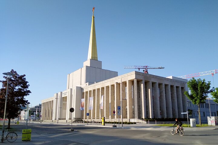 Leipzig exclusive : Guided bike tour for a private group