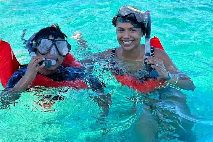 Rose Island Adventure Snorkel Sea Turtles and Private Beach