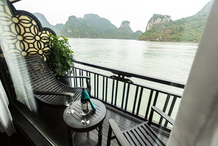 2-Day Ha Long-Lan Ha Bay-Bai Tu Long Bay 5 Star Cruises & Balcony