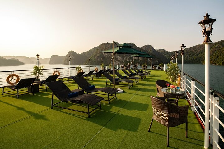 2-Day Ha Long-Lan Ha Bay-Bai Tu Long Bay 5 Star Cruises & Balcony