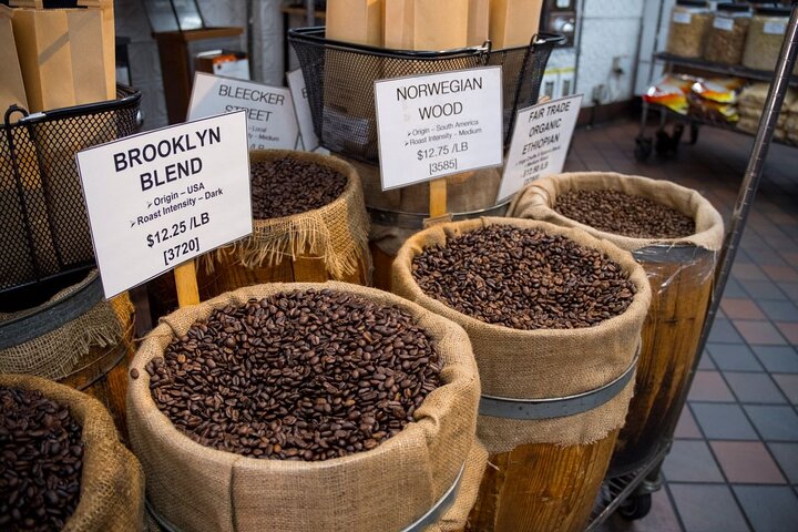 Brooklyn Food Walking Tour: Local Eats & Family‑Run Shops