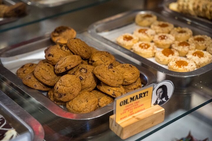 Brooklyn Food Walking Tour: Local Eats & Family‑Run Shops