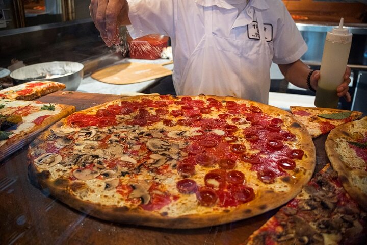 Brooklyn Food Walking Tour: Local Eats & Family‑Run Shops