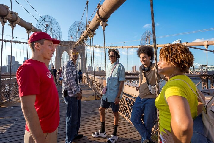 Brooklyn Bridge & DUMBO Food Tour: Local Eats & Iconic Views