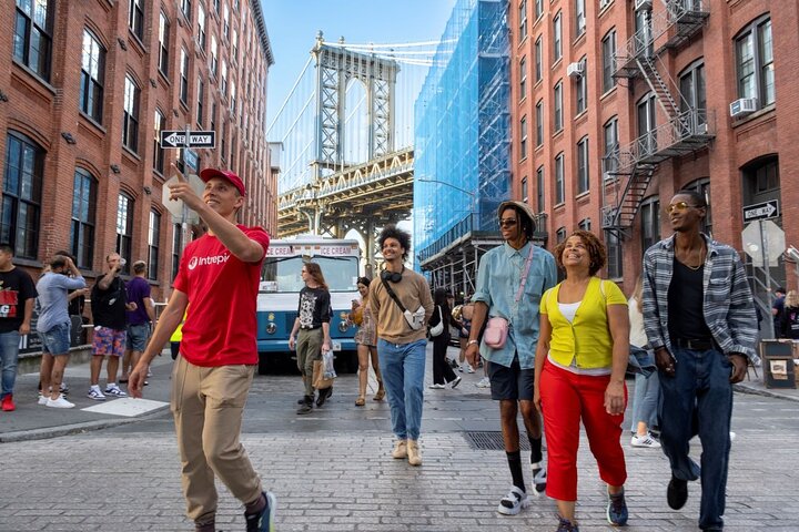 Brooklyn Bridge & DUMBO Food Tour: Local Eats & Iconic Views