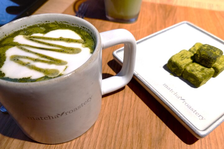 Slow Cycling Tour at Uji's Matcha Green Tea Fields and Heritage