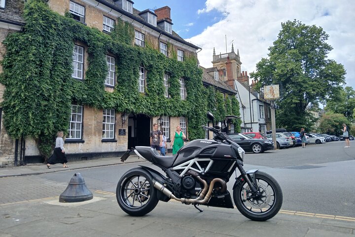 Blenheim and Woodstock Ebike Tour