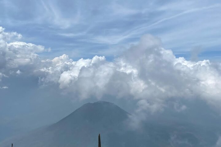 2 Days Hiking Moutain Muhabura