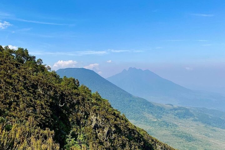 2 Days Hiking Moutain Muhabura