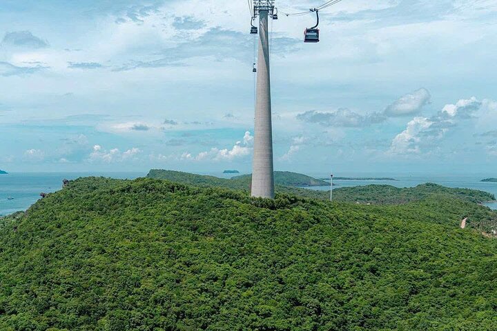 Snorkeling Island Hopping with Cable Car and Lunch