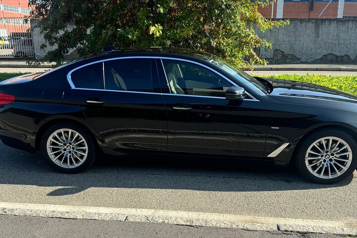 Luxury Private day Transfer from Malpensa Airport to Milan center