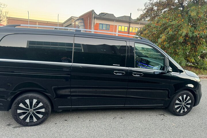 Luxury Private day Transfer from Malpensa Airport to Milan center