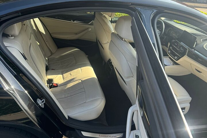 Luxury Private day Transfer from Malpensa Airport to Milan center