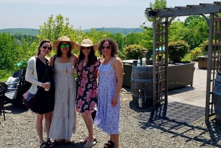 Hudson Valley Wineries- Private Transport- OR brewery/distillery
