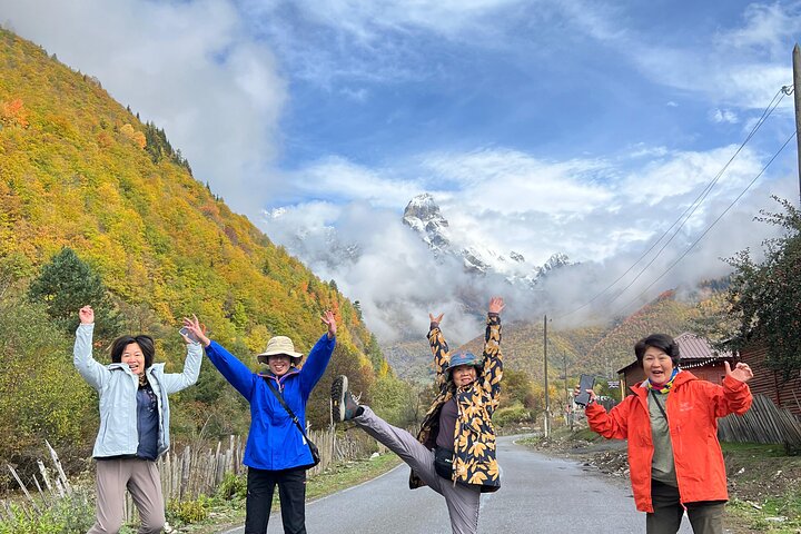 Yerevan to Tbilisi Private car transfer 3 Scenic stops