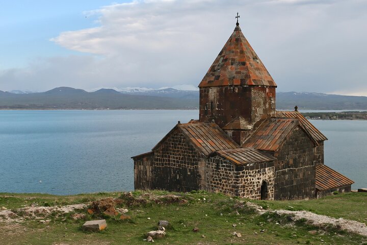 Yerevan to Tbilisi Private car transfer 3 Scenic stops
