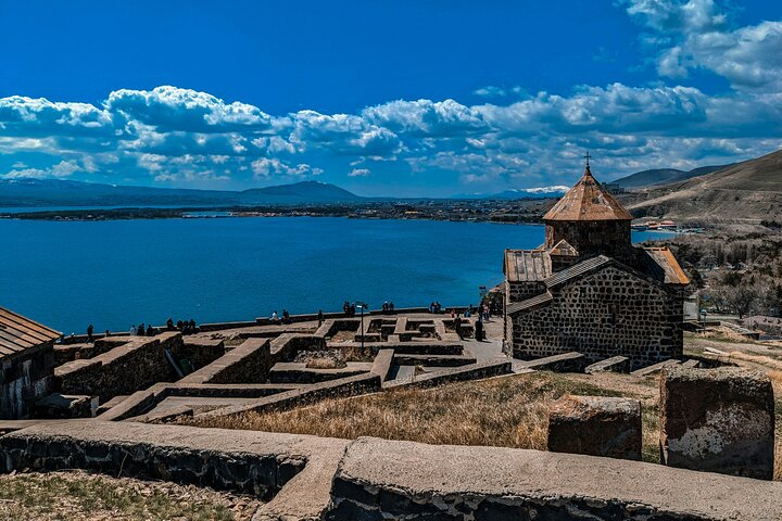 Yerevan to Tbilisi Private car transfer 3 Scenic stops