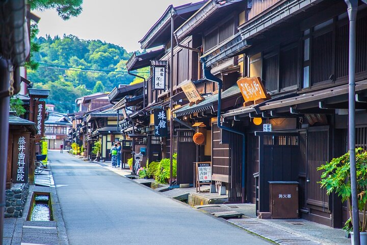One-way Bus: from Kawaguchiko to Matsumoto or Takayama