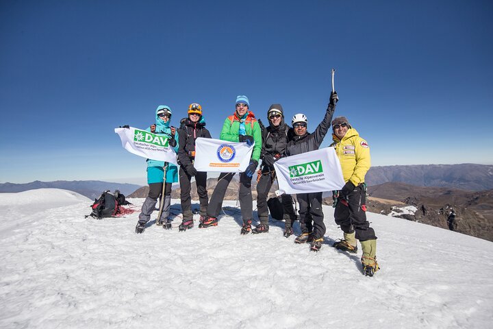 Cordillera Huayhuash Classic Trek – 8 Days & 7 Nights