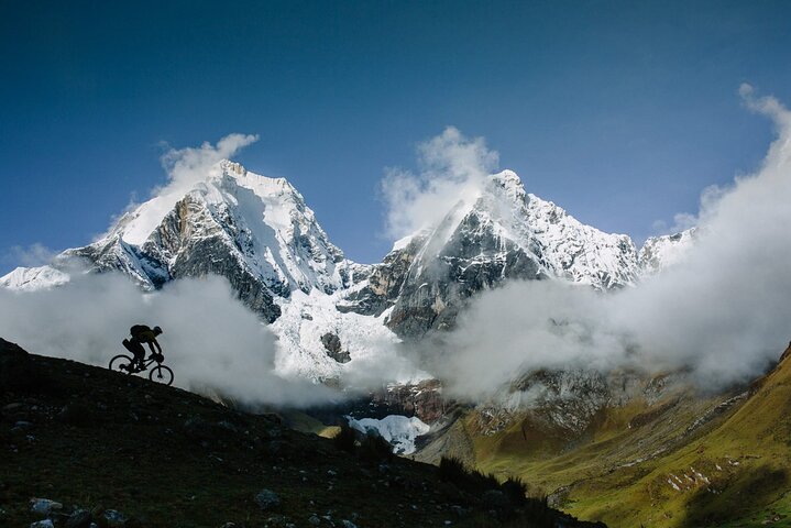Cordillera Huayhuash Classic Trek – 8 Days & 7 Nights