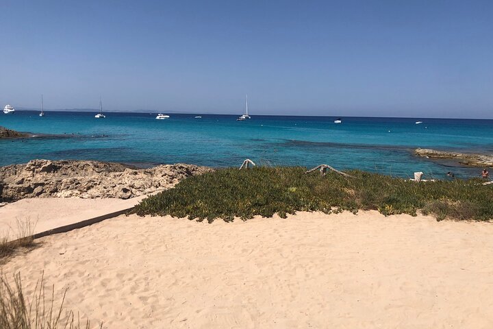 Formentera Tour from Ibiza with Transfer and Beaches