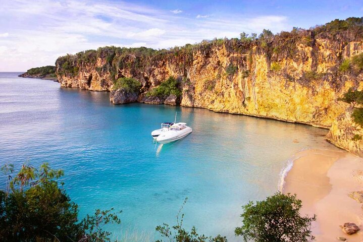 Clayton J. Lloyd Airport (AXA) Private Transfer to Anguilla