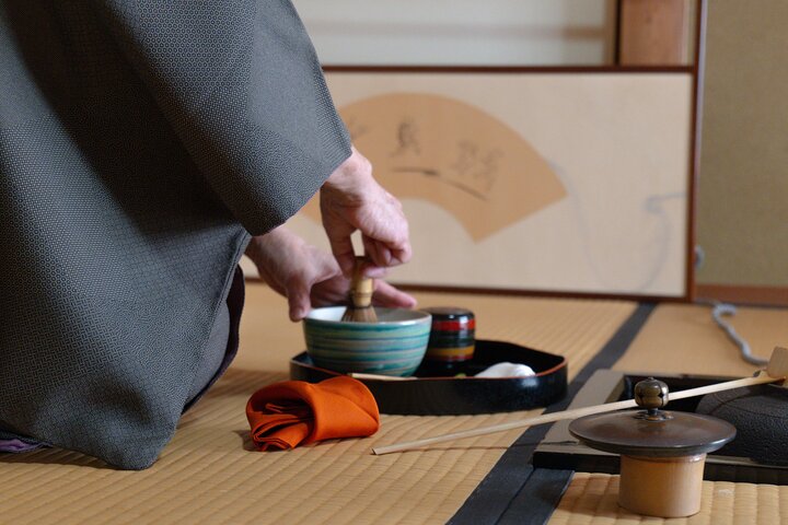 Special Ikebana Experience Guided by an Ikebana Master, Mrs. Inao
