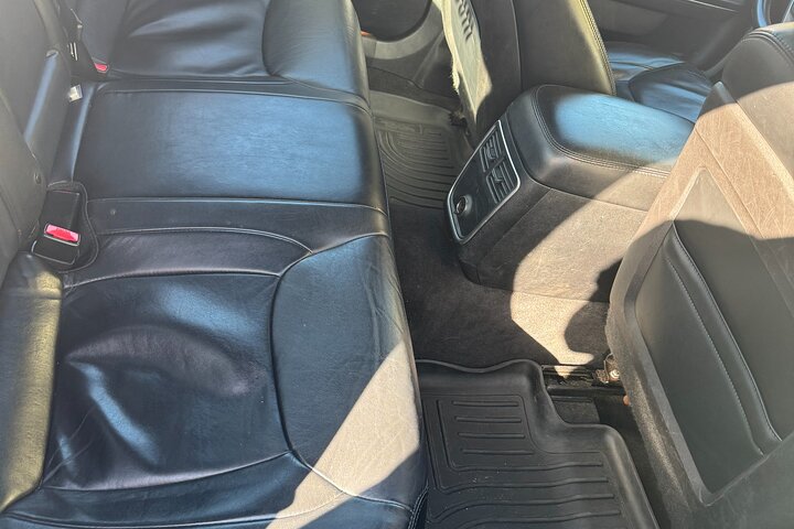 Private Departure Transfer: New York City to LGA