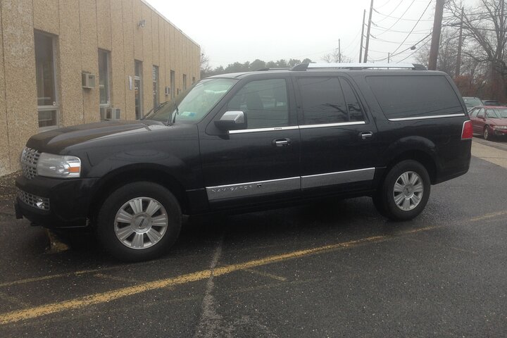 Private Departure Transfer: New York City to LGA