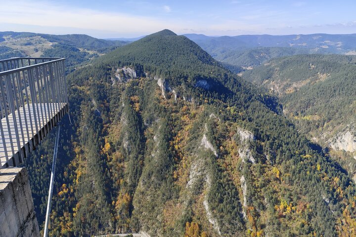 Hiking to Eagle's Eye and Devil's Throat Cave