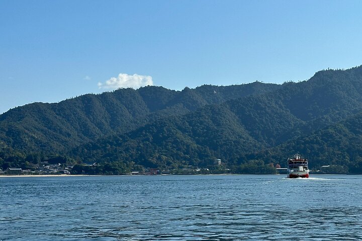 Peaceful Hiroshima & Miyajima UNESCO 1 Day Bus Tour