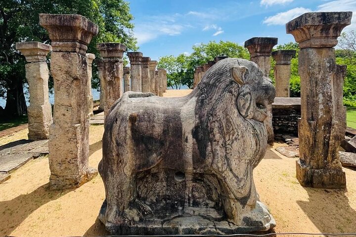 Polonnaruwa Ancient City Private Day Tour (Hidden Gems)