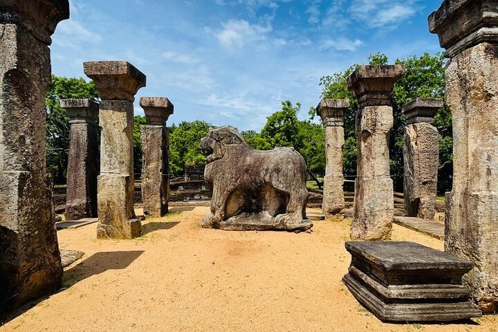 Polonnaruwa Ancient City Private Day Tour (Hidden Gems)