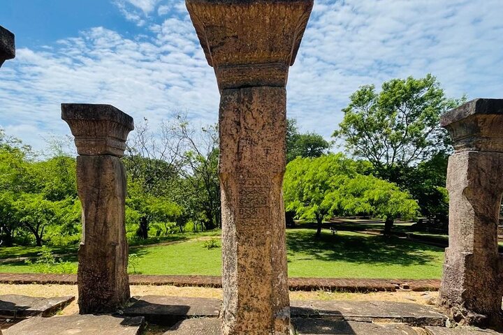 Polonnaruwa Ancient City Private Day Tour (Hidden Gems)