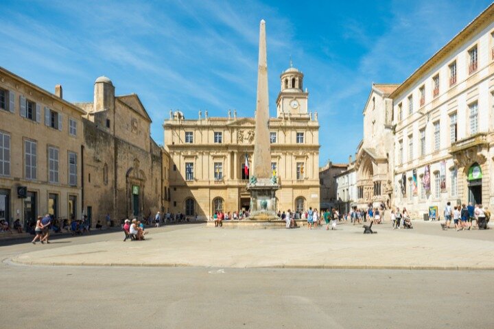 Historical Walking Tour of Ancient Arles with an APP