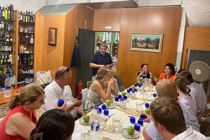 Organic Olive Grove tour & Olive oil tasting & lunch in Kalamata!