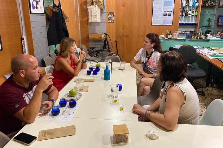 Organic Olive Grove tour & Olive oil tasting & lunch in Kalamata!