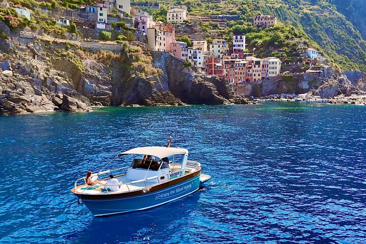 Cinque Terre Hybrid Boat Tour from Monterosso