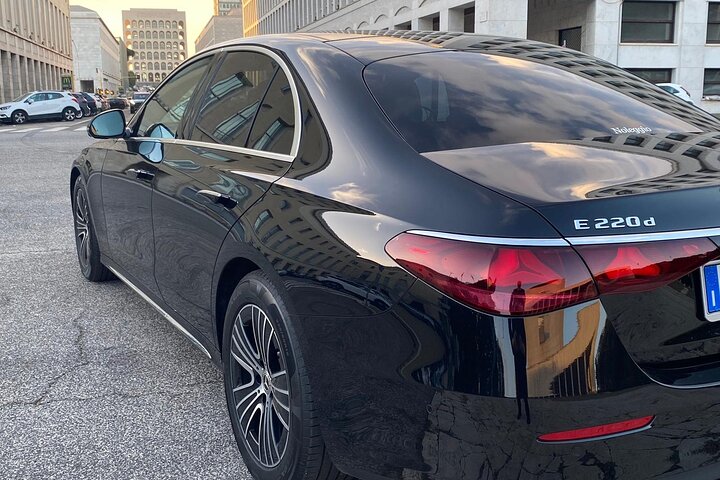 Luxury Private day Transfer from Malpensa Airport to Milan center