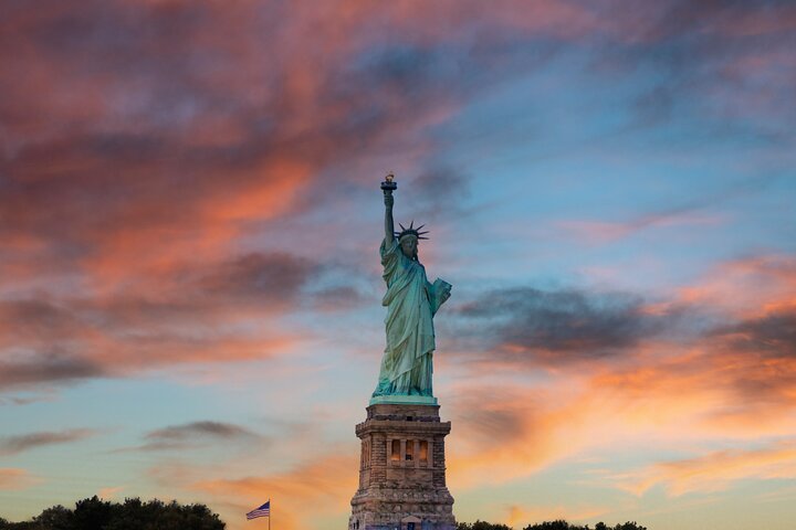 Circle Line: 1.5hr New York City Statue of Liberty Sunset Cruise