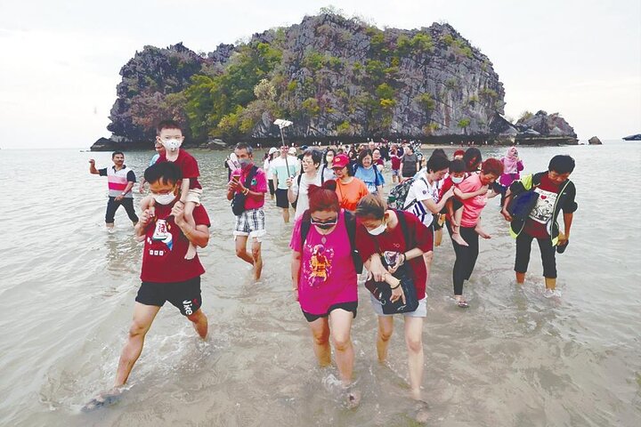Essential Langkawi Group Tour - Top Attractions in a Day"