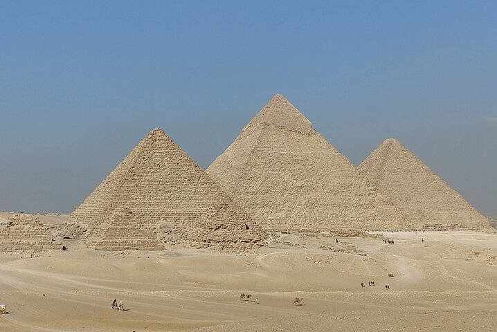 Private Guided Tour Giza Pyramid, Shpinx and The Grand Museum.