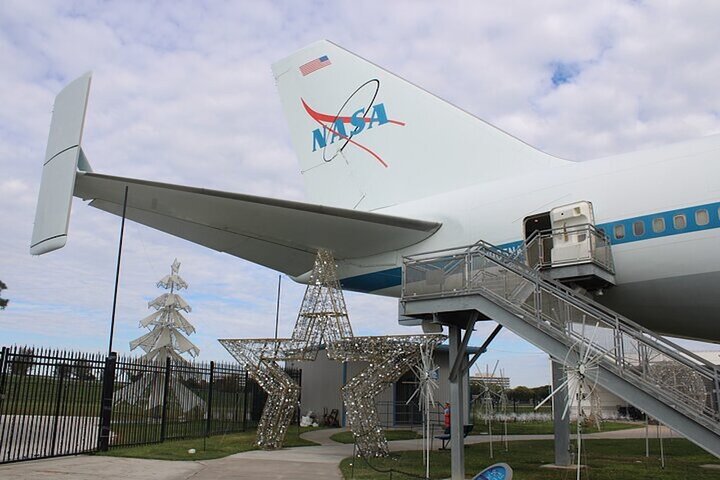 Houston NASA Space Center Round-Trip Transport & Tip-Sheet